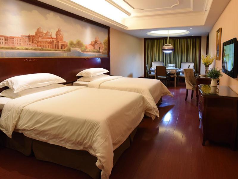 Vienna Hotel Loudi Chunyuan Pedestrian Street Eksteriør billede