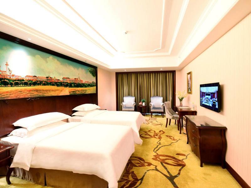 Vienna Hotel Loudi Chunyuan Pedestrian Street Eksteriør billede